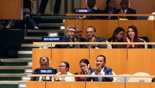 الشيخ عبدالله بن زايد آل نهيان خلال أعمال المؤتمر