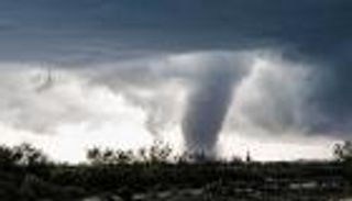 سكان تايوان يفرون.. وإلغاء مئات الرحلات الجوية في آسيا جراء إعصار «راغاسا»