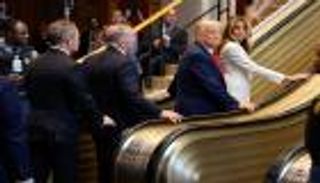 من لياقة ميلانيا إلى السلم المعطل.. ترامب يسخر من الأمم المتحدة