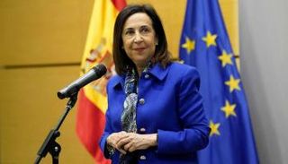 وزيرة الدفاع الإسبانية