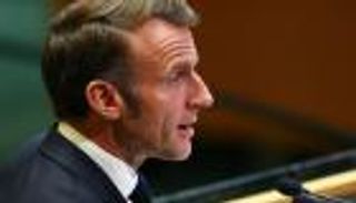 ماكرون يبشر إيران: بضع ساعات فقط لتجنب العقوبات