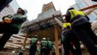 من القرن الـ14.. برج كنيسة معلق فوق مشروع ناطحة سحاب في لندن