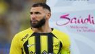 الدوري السعودي.. الكشف عن موقف بنزيما من كلاسيكو الاتحاد والنصر
