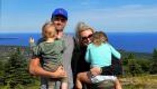 تطالبان بتعويض بعد فصلهما من العمل.. محاكمة أختين بعد تخريب نصب تشارلي كيرك