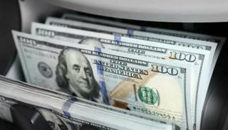 الدولار الأمريكي 