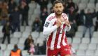 استشهد بالأهلي السعودي.. أجاكسيو يشكو الجزائري بلايلي للفيفا