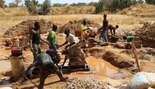 المنجم غير قانوني