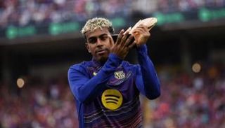 لامين يامال نجم برشلونة الواعد