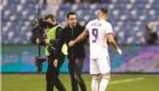 هل يدرب بنزيما؟.. تشافي على رادار الاتحاد السعودي