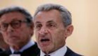 ساركوزي يرفض «العفو» ويصر على براءته في «تمويل القذافي»