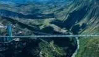 الصين تفتتح أطول جسر في العالم (صور)