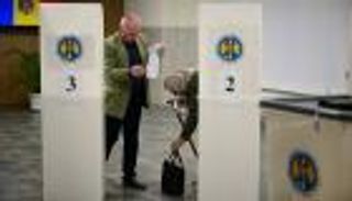 انتخابات برلمانية في مولدوفا.. ساحة منافسة جديدة بين أوروبا وروسيا (صور)