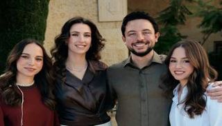 إطلالة الأميرة رجوة في عيد ميلاد الأميرتين سلمى وإيمان