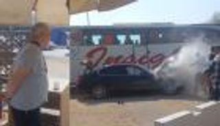 احتراق سيارة أحمد شوبير على طريق صلاح سالم في مصر.. الحماية المدنية تتدخل