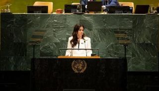 لانا نسيبة وزيرة دولة بالإمارات