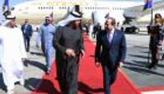 محمد بن زايد يبدأ زيارة «أخوية» إلى مصر والسيسي في مقدمة مستقبليه