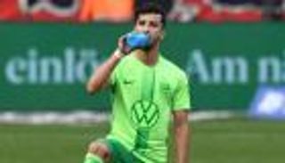 حمّله مسؤولية الخسارة.. قائد فولفسبورغ يهاجم عمورة