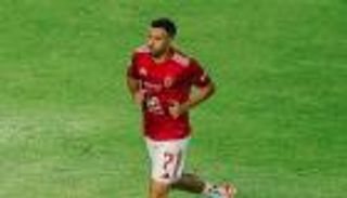 من بوابة الزمالك.. الشحات وتريزيغيه يصالحان جماهير الأهلي (فيديو)