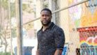 كيفن هارت يخلّد اسمه في الرياض.. بصمة على «جدار النجوم»