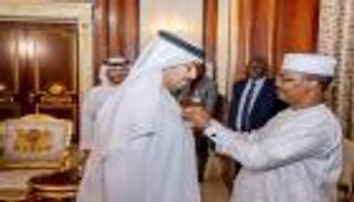 الرئيس التشادي يمنح رئيسا تنفيذيا لشركة إماراتية وسام «الفارس الوطني»