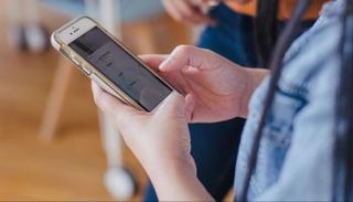 ابتزاز فتاة - أرشيفية