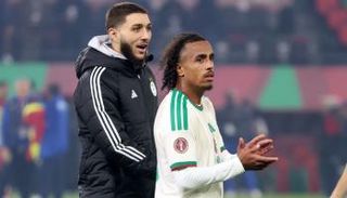 دورفال مدافع منتخب الجزائر