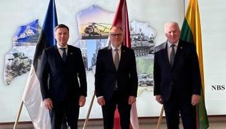 وزراء دفاع إستونيا ولاتفيا وليتوانيا