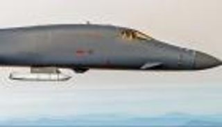 قاذفات أمريكية وصينية.. قدرات &laquo;استثنائية&raquo; في المحيط الهادئ