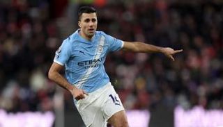 رودري لاعب وسط مانشستر سيتي