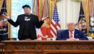 إيلون ماسك في 2025.. ثروة قياسية وصدامات سياسية ونهاية صداقة مع ترامب