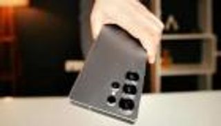 هاتف سامسونغ Galaxy S26 Ultra يقدم ميزة حماية الشاشة الأولى عالميا