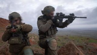 عناصر من لواء 