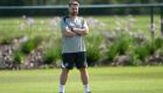 المغمور ماكفارلين.. من هو مدرب تشيلسي الجديد؟