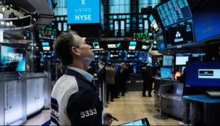 مراقبة مستمرة لحركة الأسهم في بورصة نيويورك