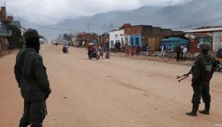 مسلحون من «إم 23» في شوارع إيفيرا- أرشيفية