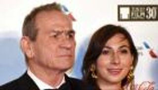 لغز العثور على جثّة ابنة الممثل العالمي تومي لي جونز