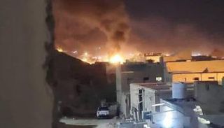 صورة متداولة لتصاعد لهب ودخان من موقع في المهرة اليمنية