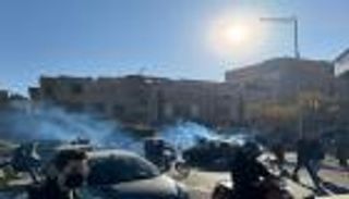 تصاعد احتجاجات إيران.. مظاهرات بطهران ومواجهات في الغرب