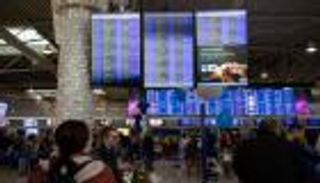  الاتصالات توقف الرحلات الجوية في اليونان.. تقطع السبل بآلاف المسافرين