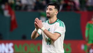 عمورة نجم منتخب الجزائر