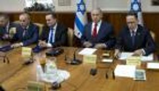 &laquo;تدريب صاروخي&raquo; إيراني يطيل أمد &laquo;الكابينت&raquo; الإسرائيلي.. وتغريدة تثير جدلا