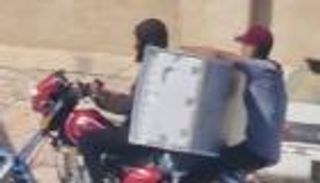 الإخوان وحضرموت.. أعمال نهب تطول المعسكرات والمرافق الحكومية