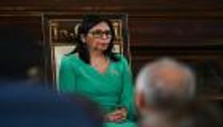 أدت اليمين أمام شقيقها.. رودريغيز &laquo;رئيسة مؤقتة&raquo; لفنزويلا