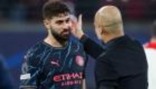 بعد صدمة غفارديول.. مانشستر سيتي ينافس ليفربول على صفقة دفاعية