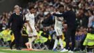 &laquo;مرة على الأقل&raquo;.. فينيسيوس يتسبب بأزمة جديدة لتشابي ألونسو