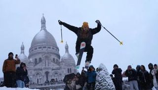 الثلج في باريس