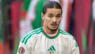 حاج موسى لاعب منتخب الجزائر