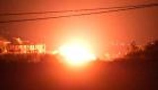 إسرائيل توسع ضرباتها في لبنان.. والهدنة على طاولة الاجتماعات