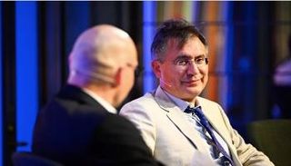 السير كريس هون