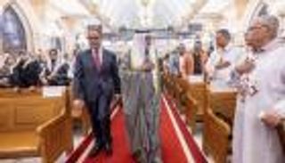 نهيان بن مبارك يحضر احتفالات عيد الميلاد المجيد في أبوظبي